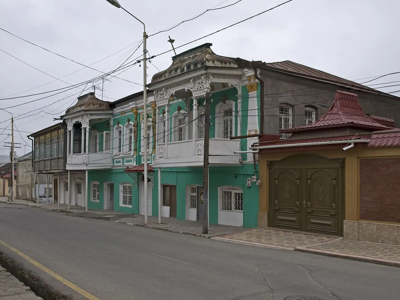 Дом с балконами в Красной Слободе